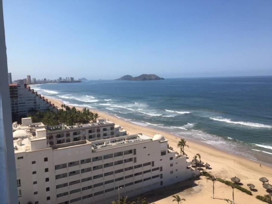 Beautiful 3 Bedroom, Fully Furnished, On The Beach 马萨特兰 外观 照片