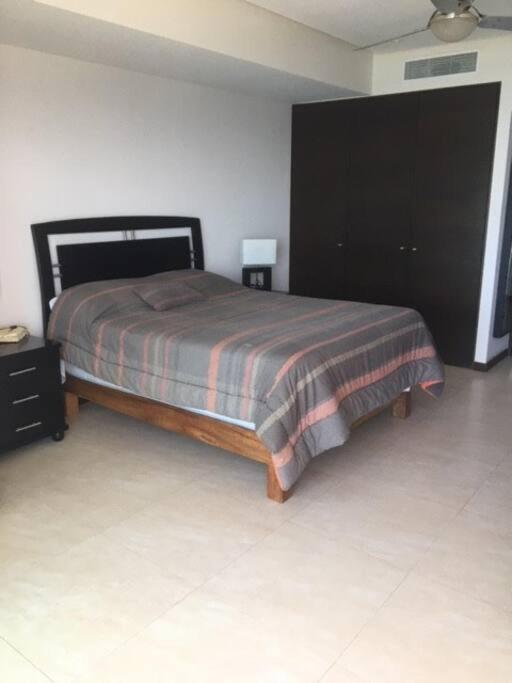 Beautiful 3 Bedroom, Fully Furnished, On The Beach 马萨特兰 外观 照片